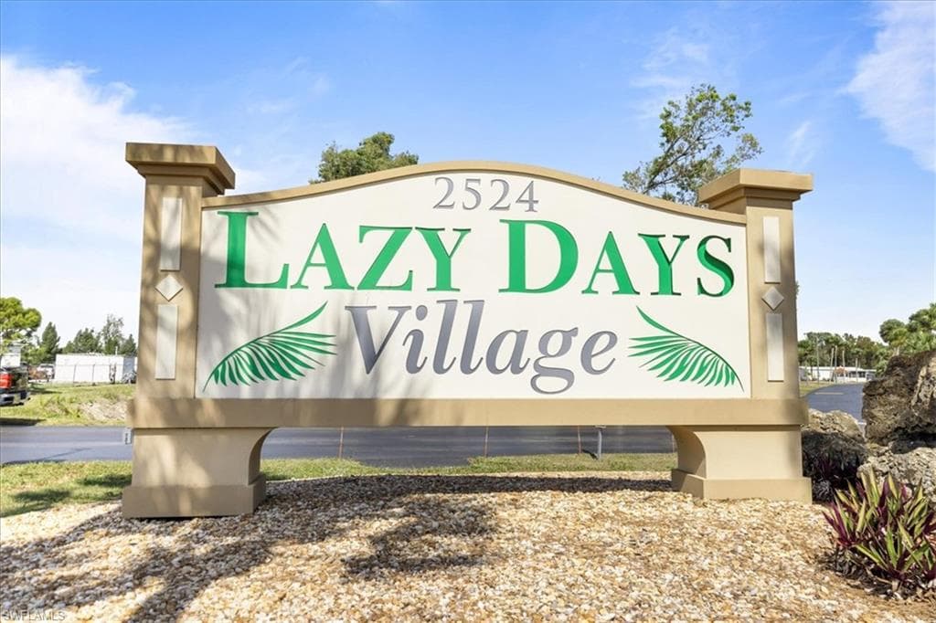 952 Days LN, NORTH FORT MYERS FL 33917-25