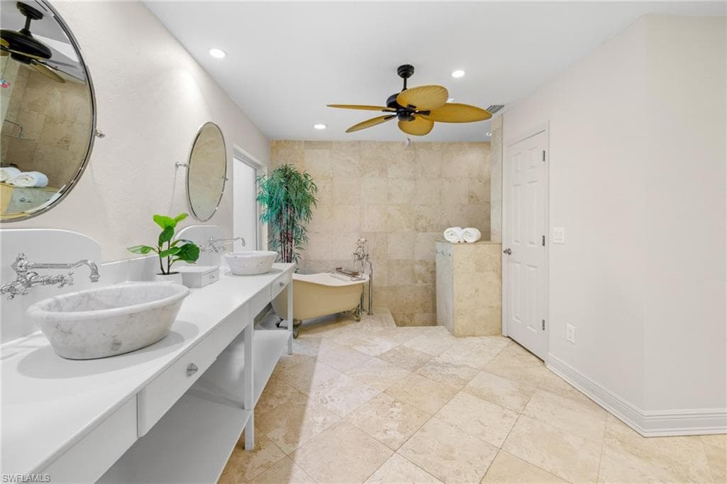 12457 McGregor Woods CIR, FORT MYERS FL 33908-19