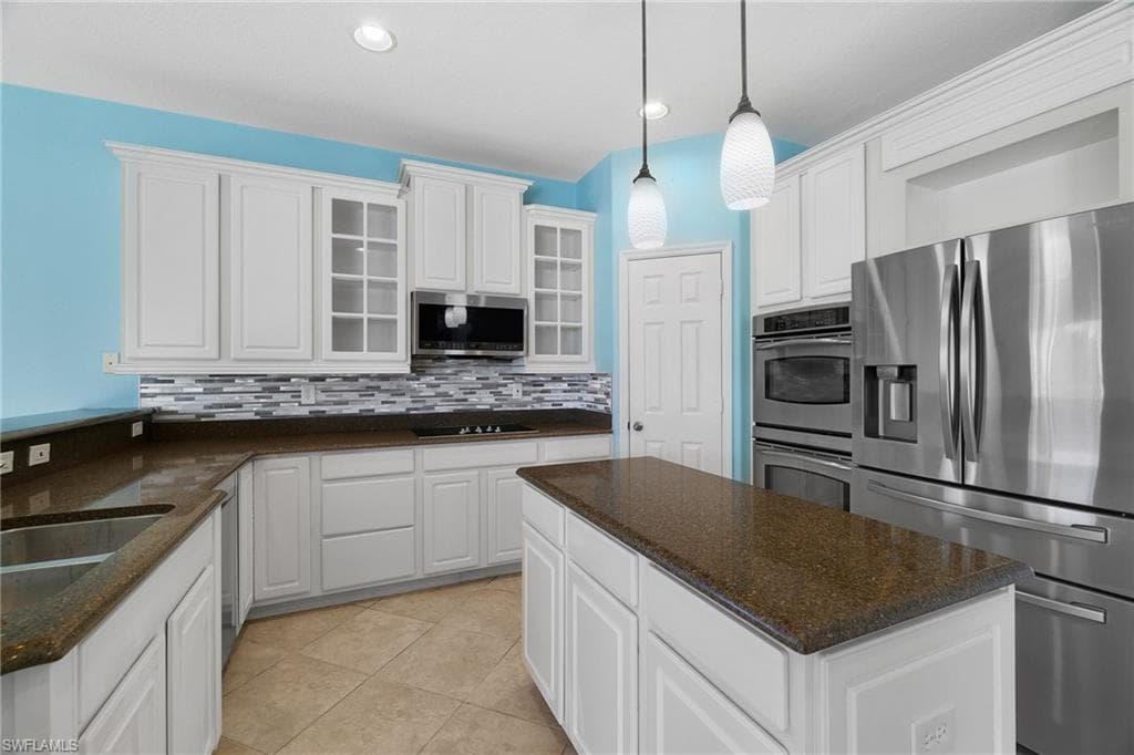 2201 Cape Heather CIR, CAPE CORAL FL 33991-11