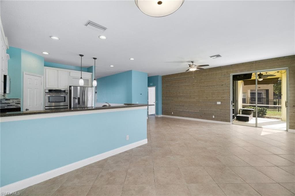 2201 Cape Heather CIR, CAPE CORAL FL 33991-13