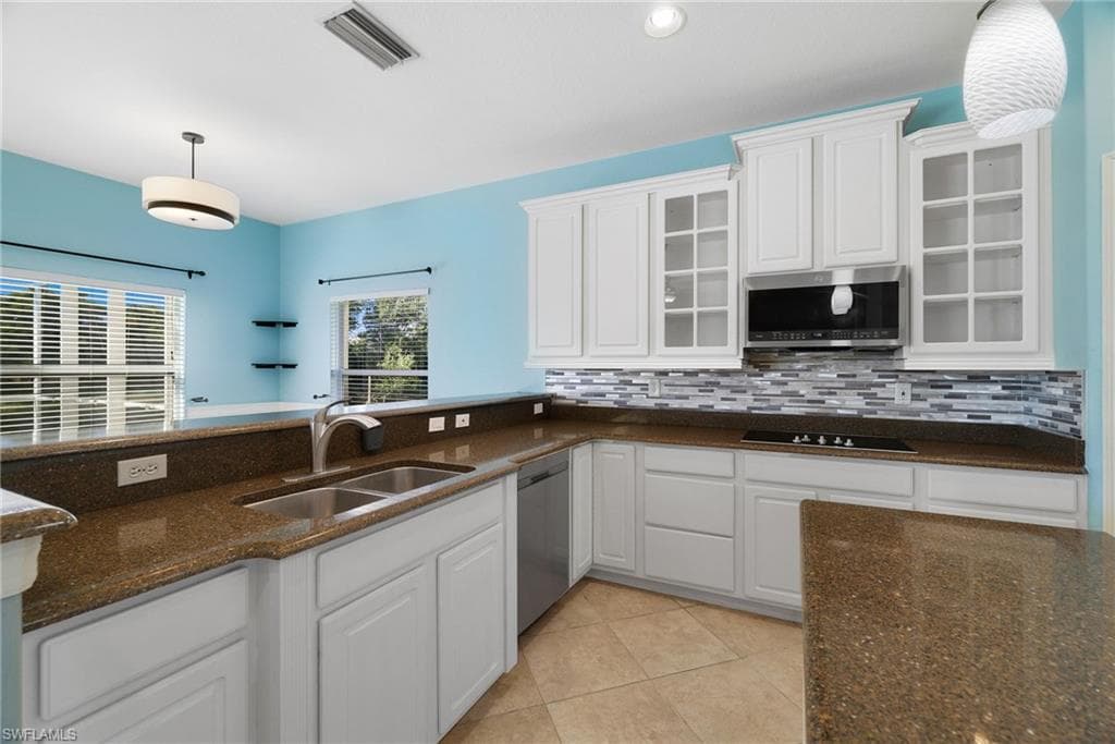 2201 Cape Heather CIR, CAPE CORAL FL 33991-10