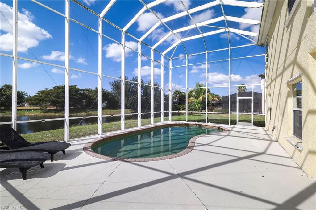 2201 Cape Heather CIR, CAPE CORAL FL 33991-43