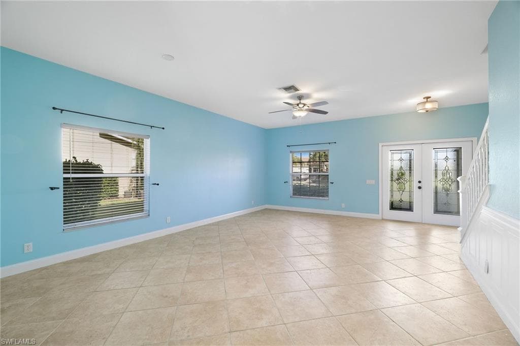 2201 Cape Heather CIR, CAPE CORAL FL 33991-7