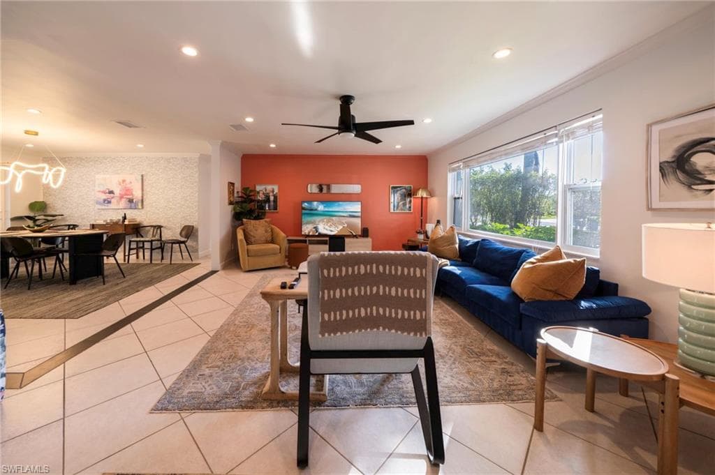 59 Wickliffe DR, NAPLES FL 34110-5