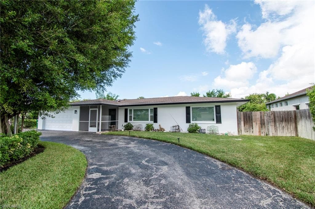 59 Wickliffe DR, NAPLES FL 34110-47