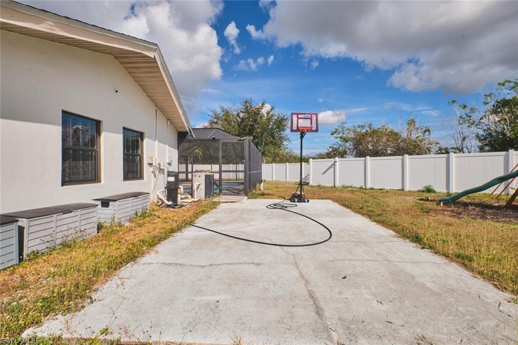 6451 Adelphi CIR, FORT MYERS FL 33919-26