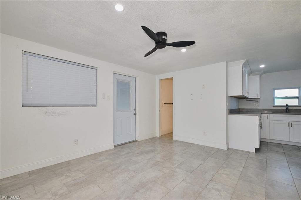 6451 Adelphi CIR, FORT MYERS FL 33919-33