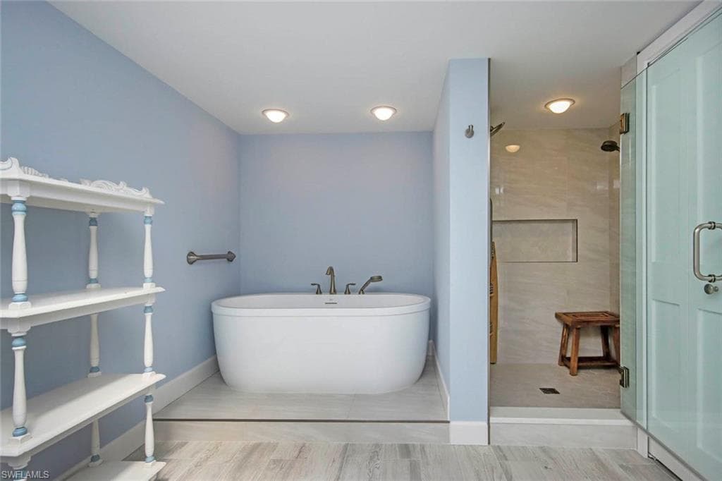 3145 W Gulf DR # 205, SANIBEL FL 33957-18