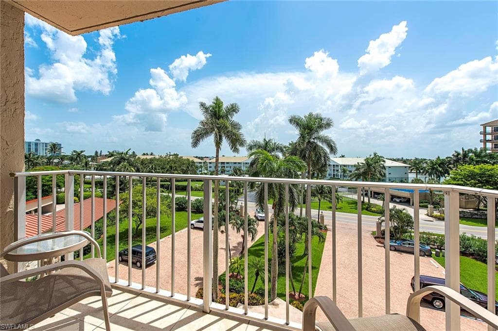 10701 Gulf Shore DR # 502, NAPLES FL 34108-10