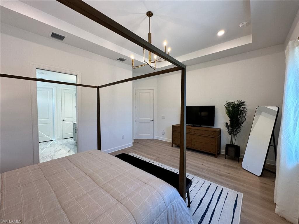 9260 Cormorant DR-18