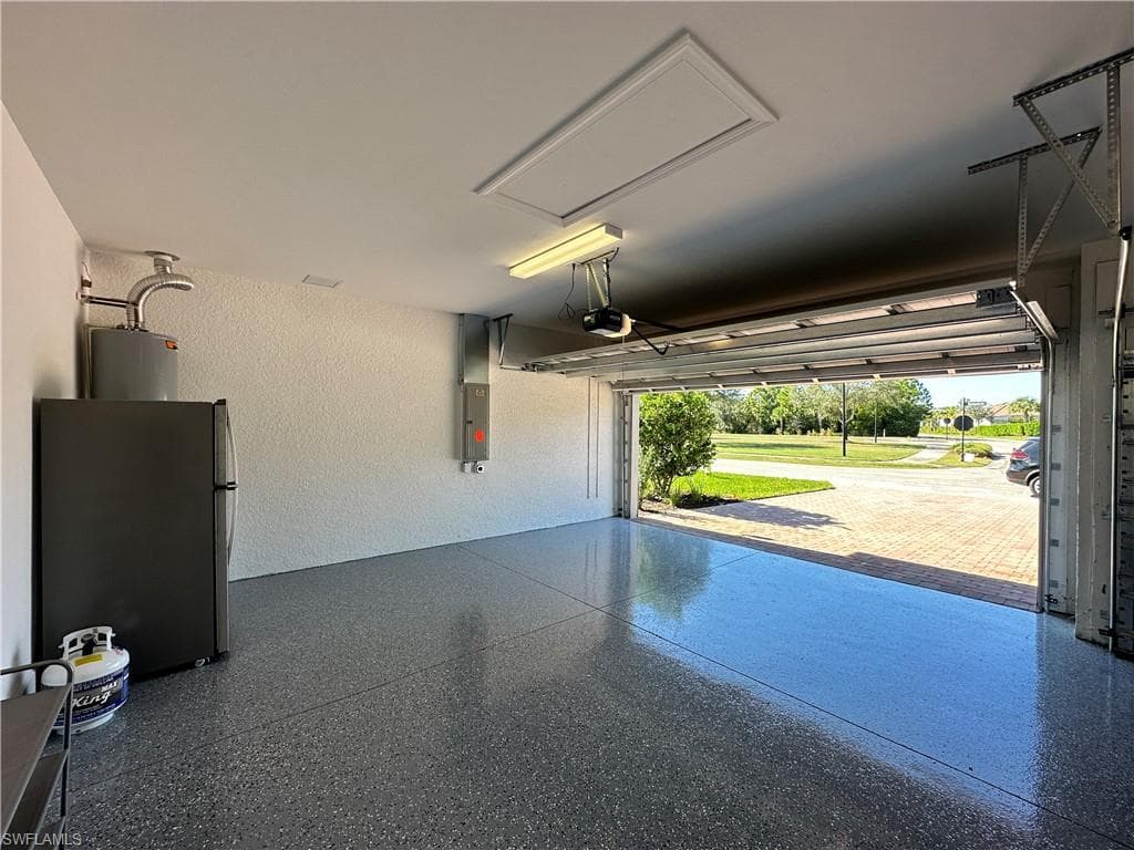 9260 Cormorant DR-30