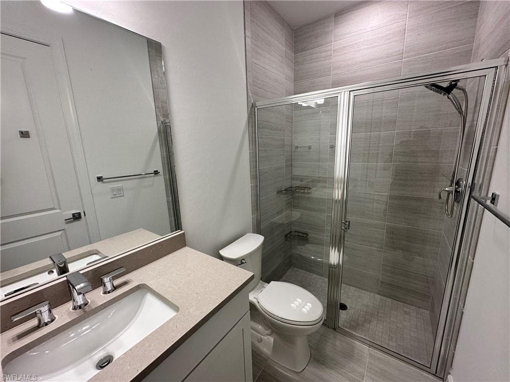 9260 Cormorant DR-28