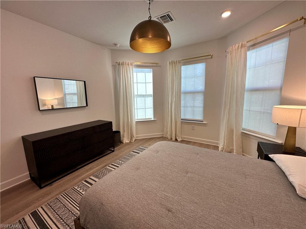 9260 Cormorant DR-24