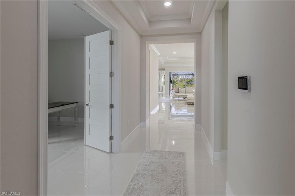 8982 Gustavia CT-27