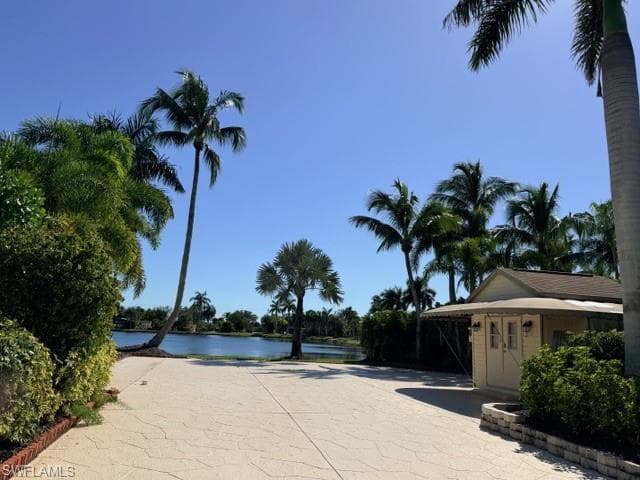 4677 Southern Breeze DR, NAPLES FL 34114-2