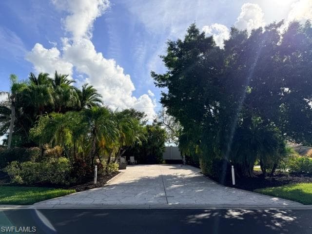 4604 Southern Breeze DR, NAPLES FL 34114-8