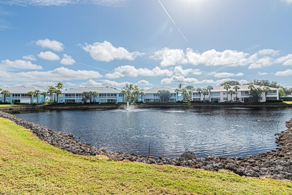 1182 Sweetwater LN # 1807, NAPLES FL 34110-26