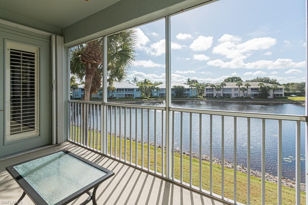 1182 Sweetwater LN # 1807, NAPLES FL 34110-2