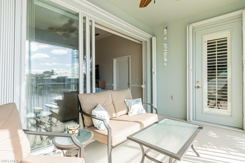 1182 Sweetwater LN # 1807, NAPLES FL 34110-4