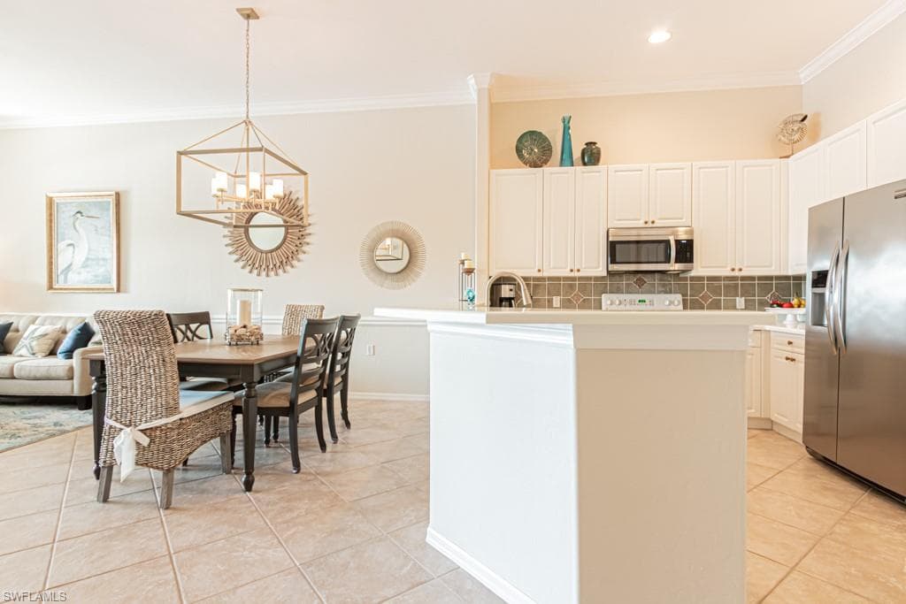 1182 Sweetwater LN # 1807, NAPLES FL 34110-8