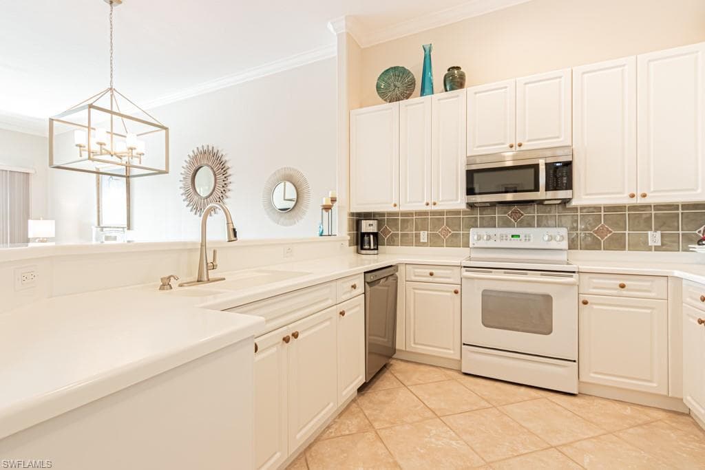 1182 Sweetwater LN # 1807, NAPLES FL 34110-9