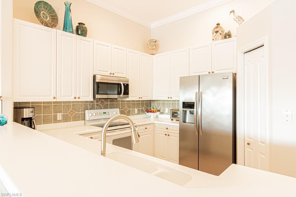 1182 Sweetwater LN # 1807, NAPLES FL 34110-10