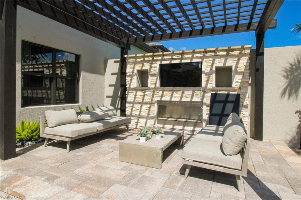 14723 Kingfisher LOOP, NAPLES FL 34120-2