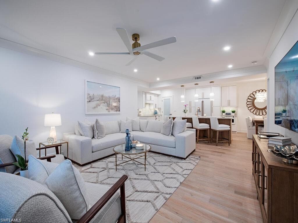 400 Park Shore DR # 102, NAPLES FL 34103-5
