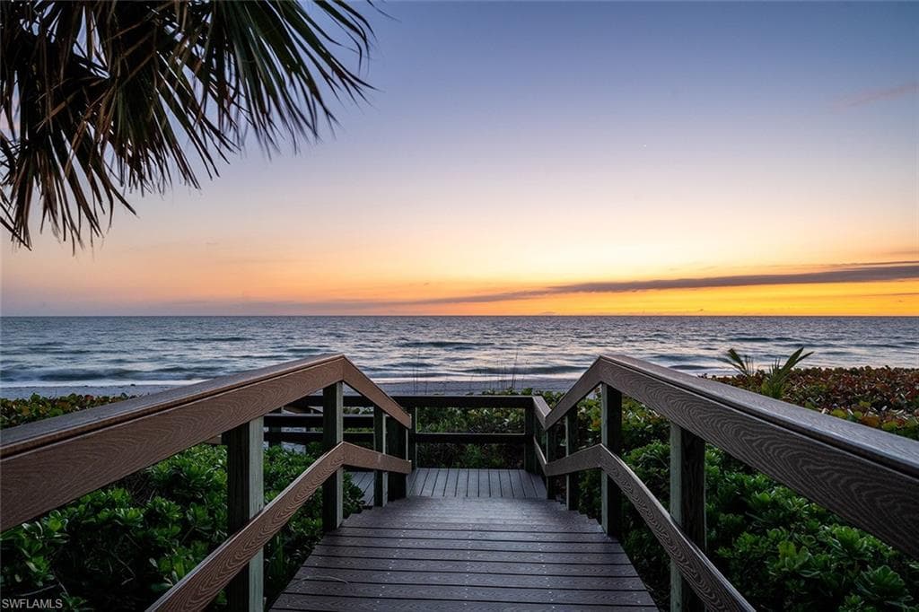 400 Park Shore DR # 102, NAPLES FL 34103-19