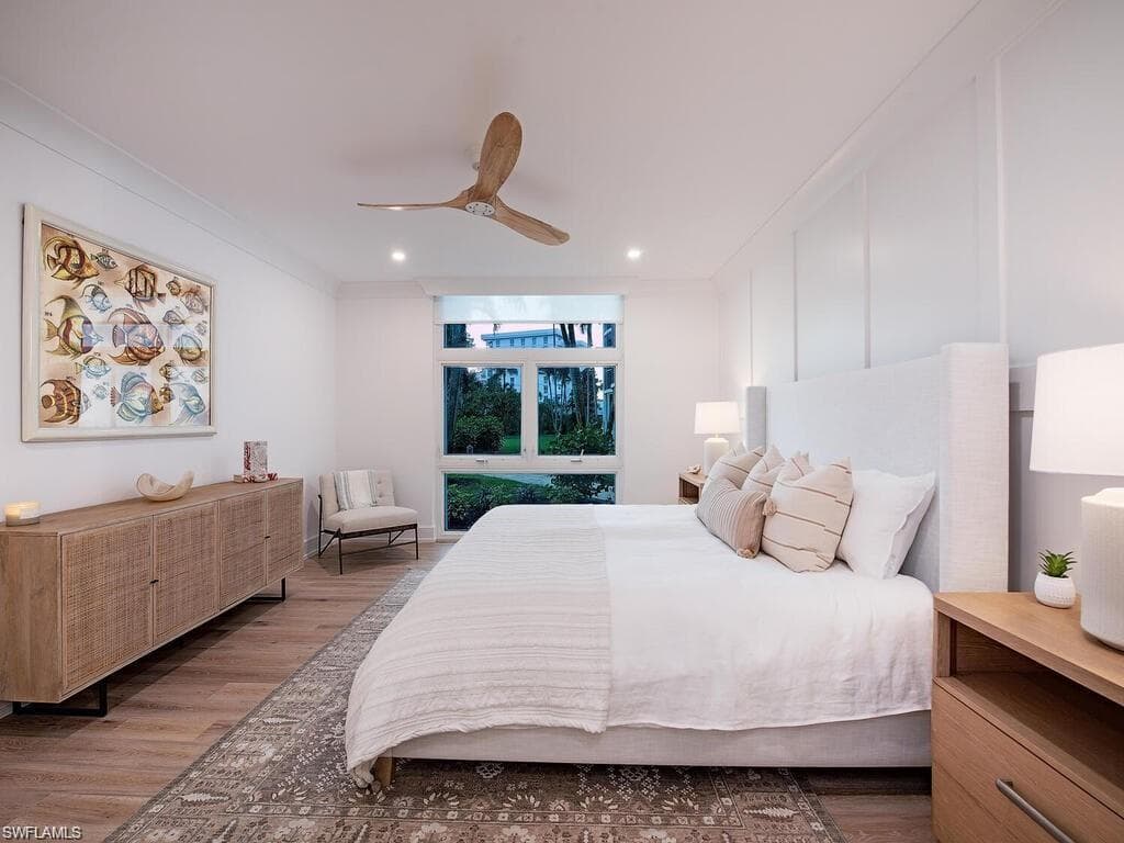 400 Park Shore DR # 102, NAPLES FL 34103-8