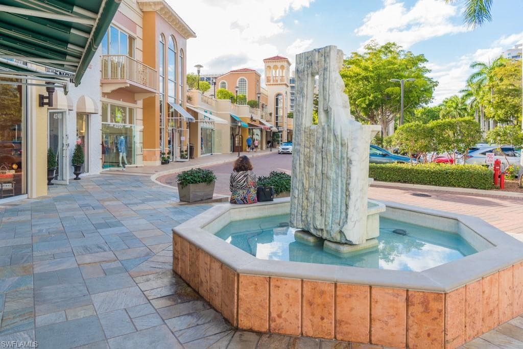 400 Park Shore DR # 102, NAPLES FL 34103-20