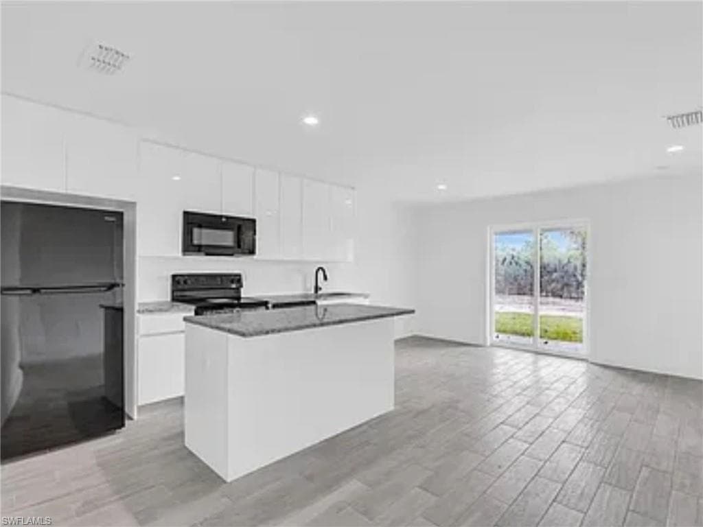 3120 Peters AVE, NAPLES FL 34112-4