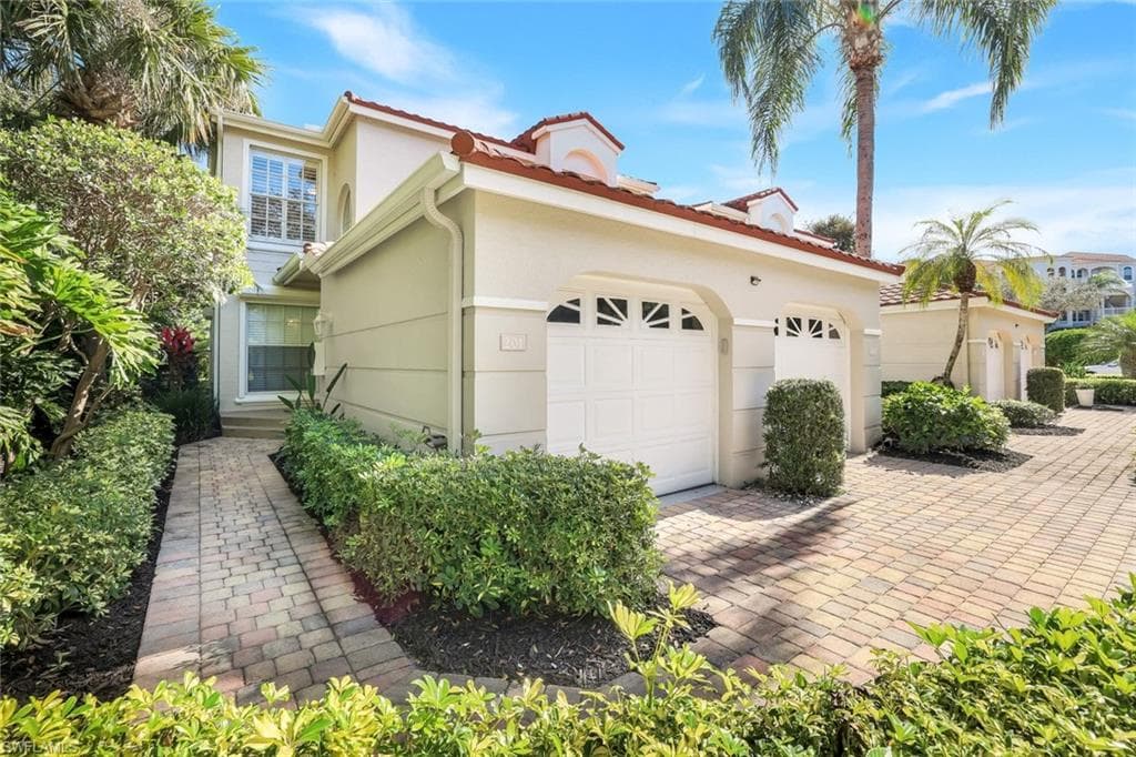 1560 Clermont DR D-201-18