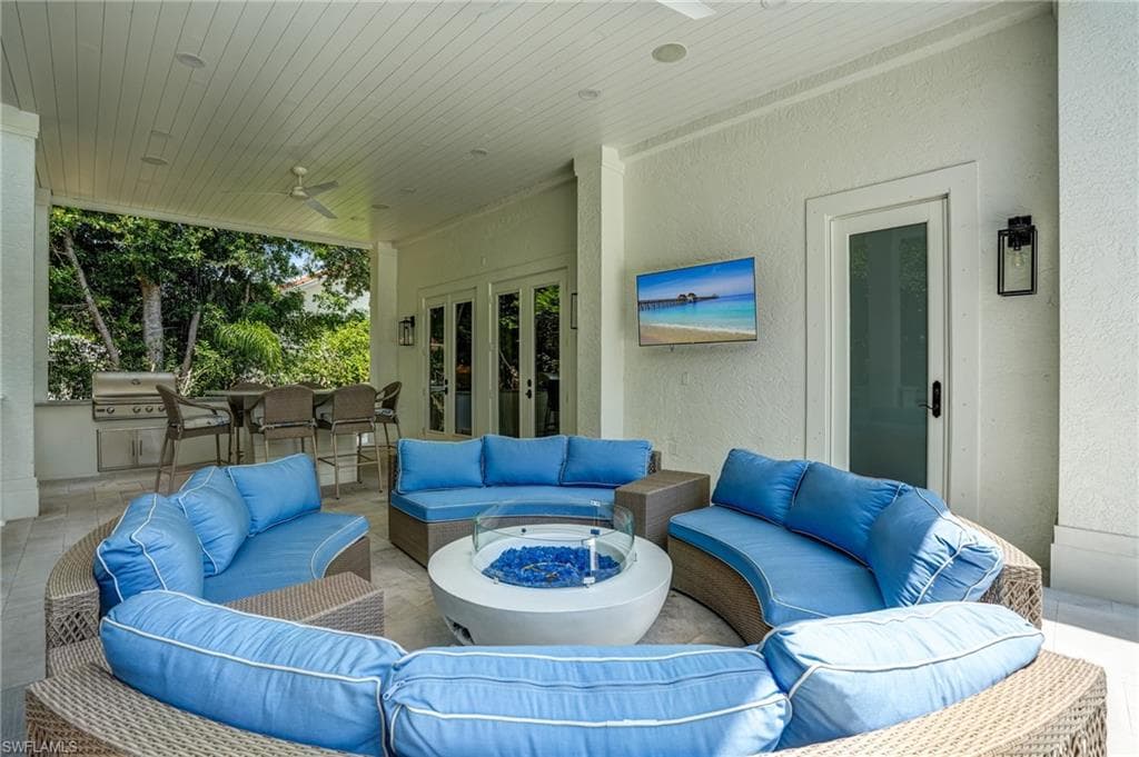 7562 Cordoba CIR, NAPLES FL 34109-33