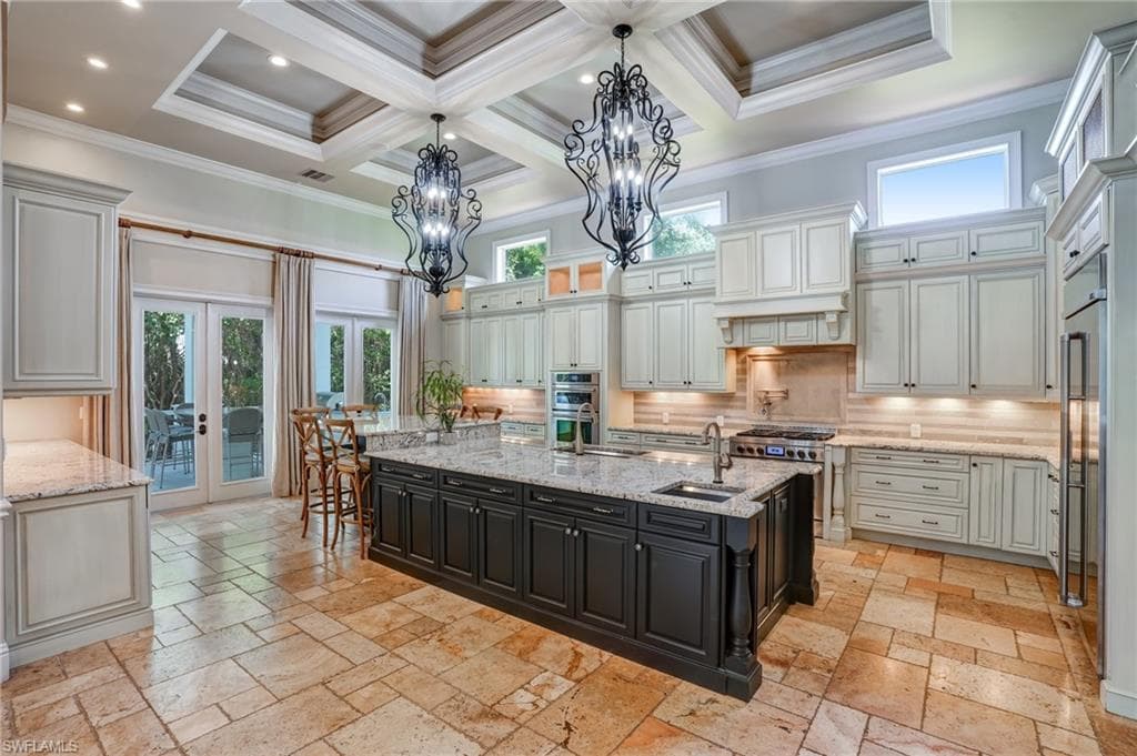 7562 Cordoba CIR, NAPLES FL 34109-9