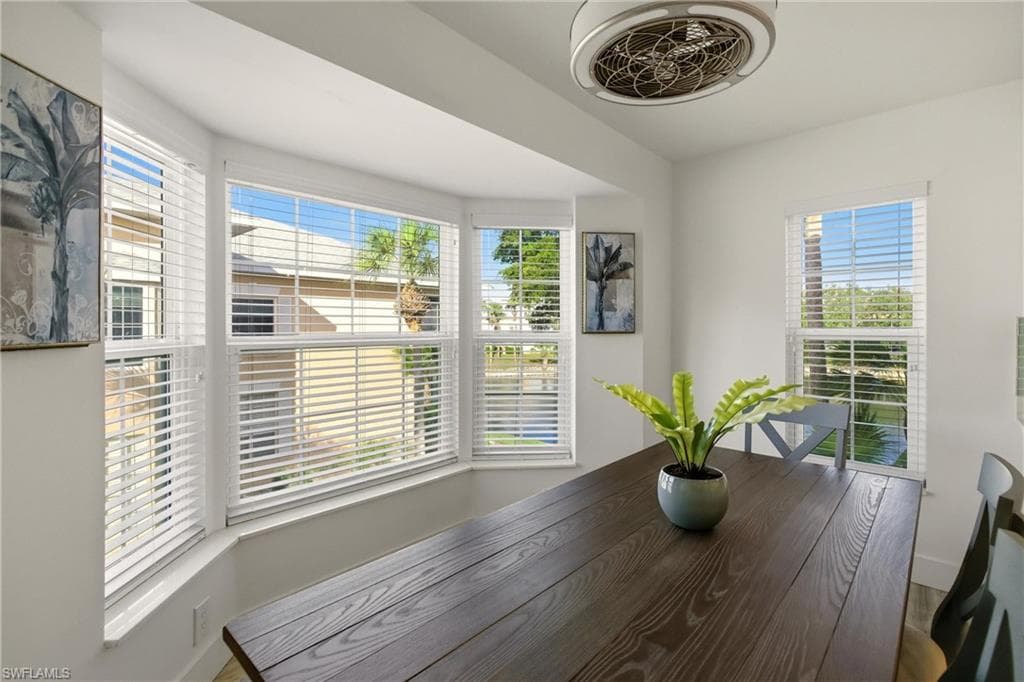 688 Wiggins Lake DR # 201, NAPLES FL 34110-16