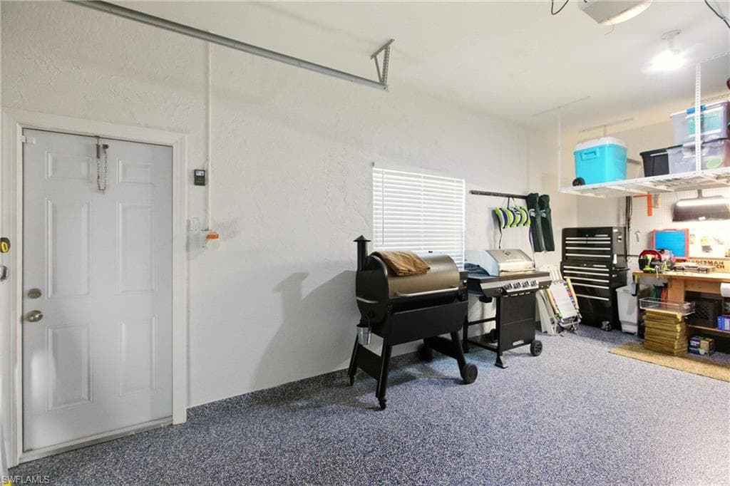 688 Wiggins Lake DR # 201, NAPLES FL 34110-31