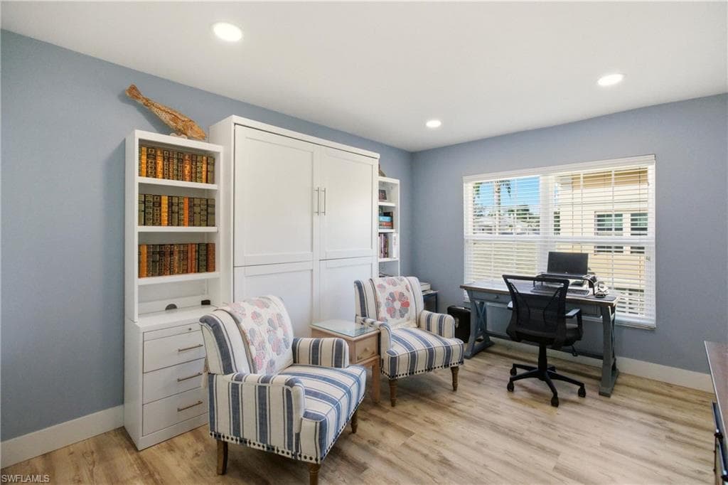 688 Wiggins Lake DR # 201, NAPLES FL 34110-17