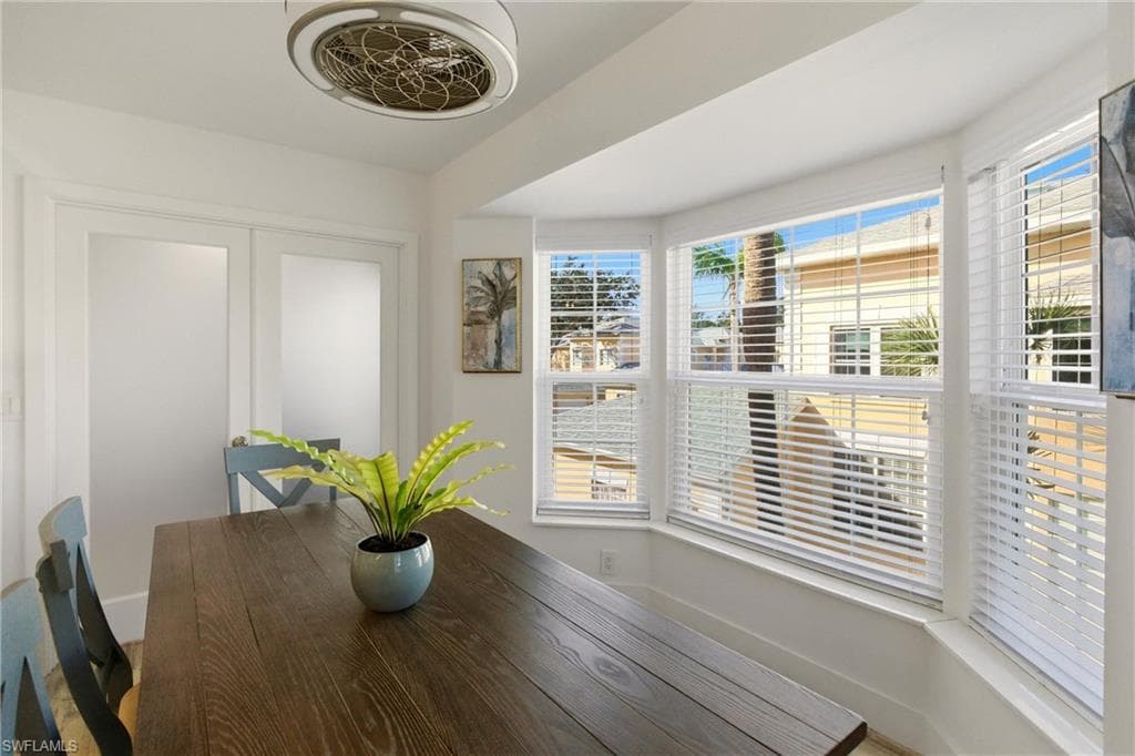 688 Wiggins Lake DR # 201, NAPLES FL 34110-14