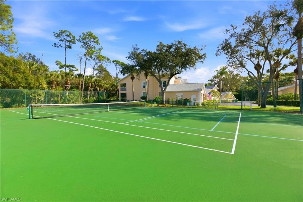 688 Wiggins Lake DR # 201, NAPLES FL 34110-43
