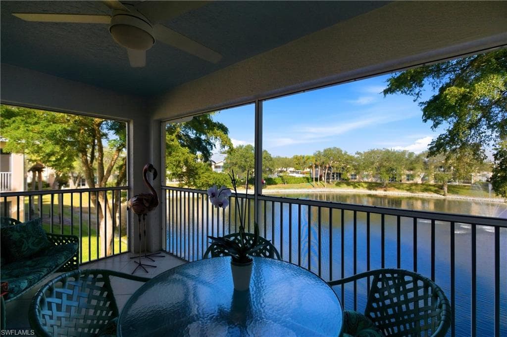 688 Wiggins Lake DR # 201, NAPLES FL 34110-34
