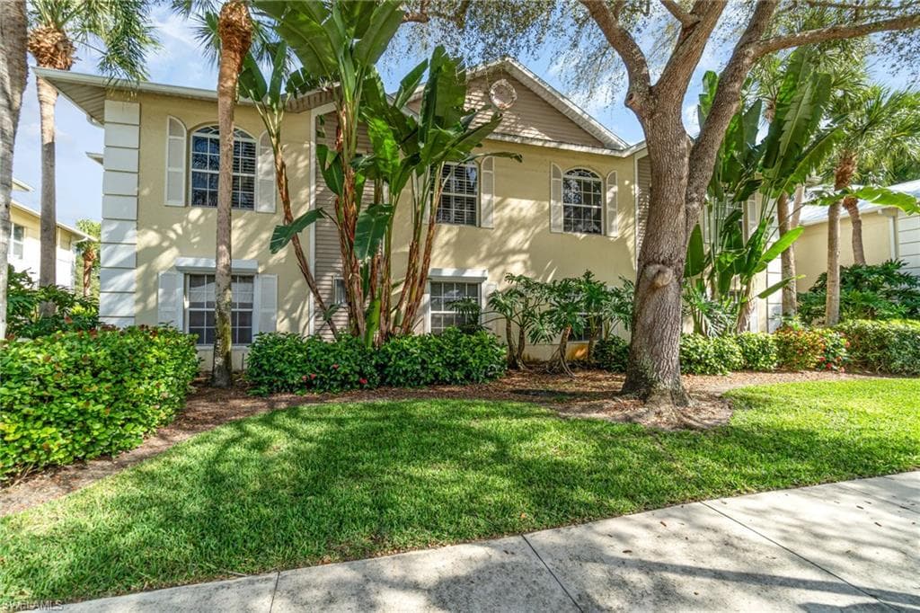 1240 Shady Rest LN # 104, NAPLES FL 34103-1