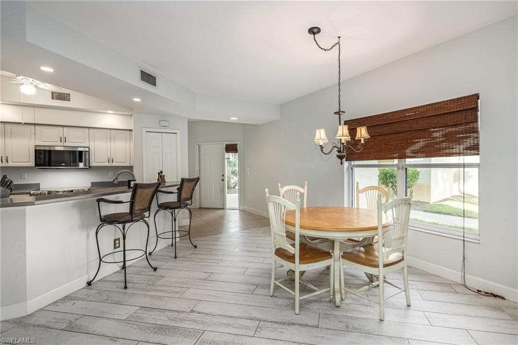 1240 Shady Rest LN # 104, NAPLES FL 34103-5