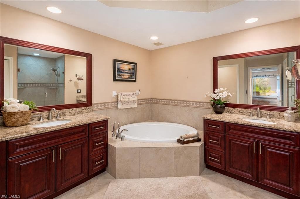 1240 Shady Rest LN # 104, NAPLES FL 34103-11