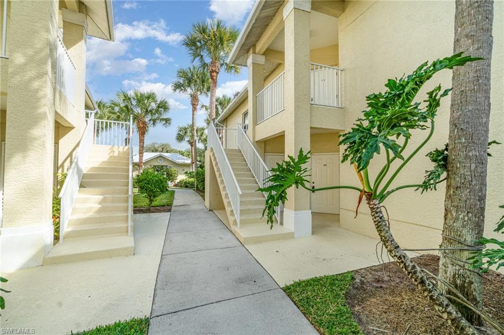 1240 Shady Rest LN # 104, NAPLES FL 34103-27