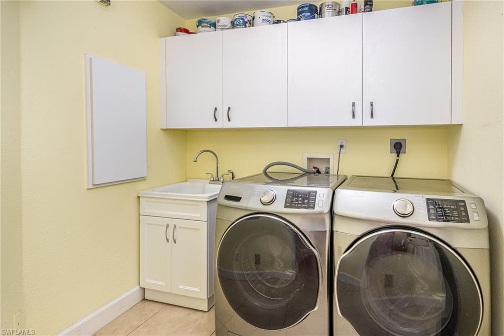 1240 Shady Rest LN # 104, NAPLES FL 34103-19