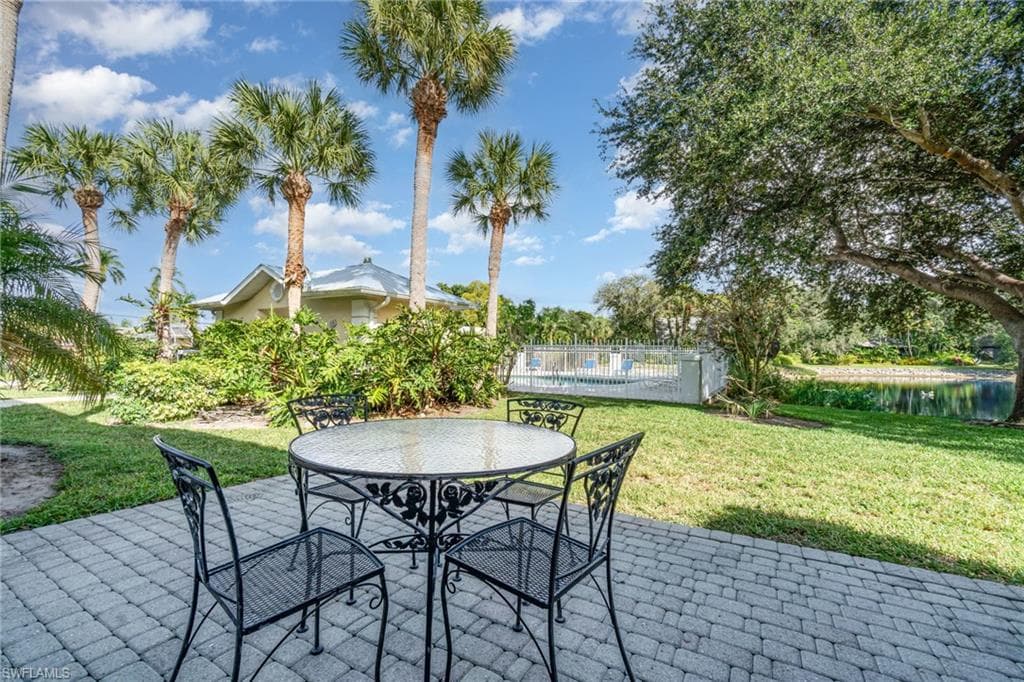 1240 Shady Rest LN # 104, NAPLES FL 34103-23