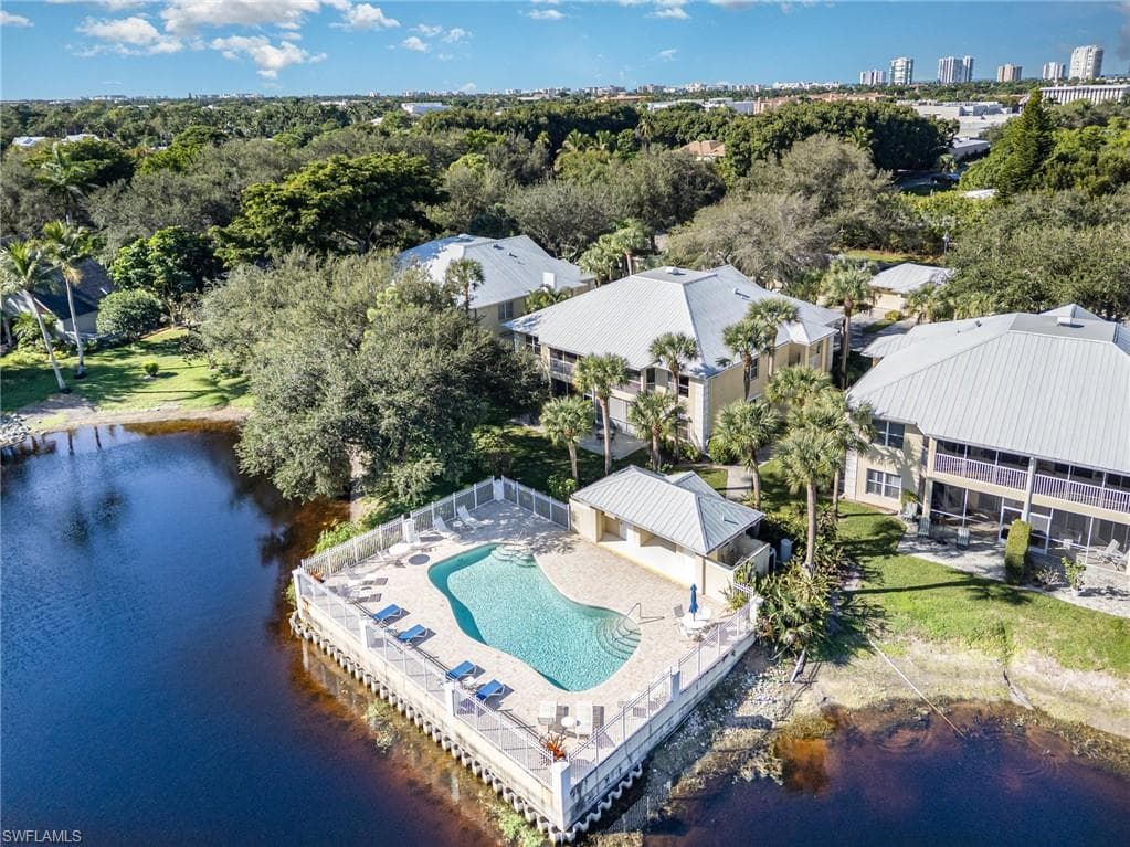 1240 Shady Rest LN # 104, NAPLES FL 34103-29