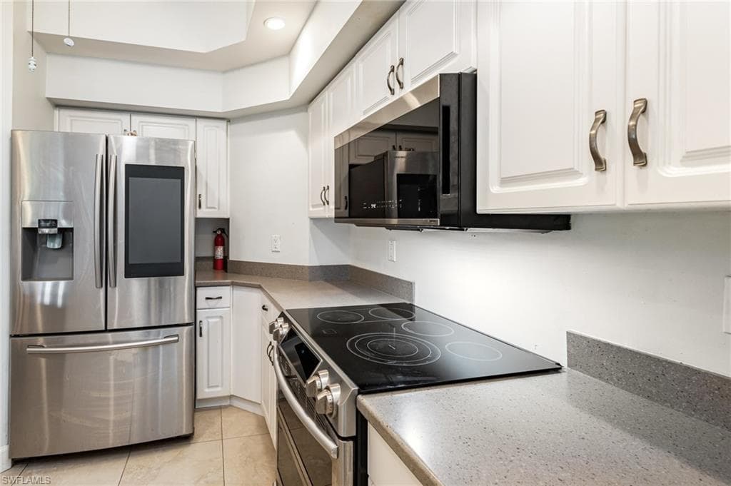 1240 Shady Rest LN # 104, NAPLES FL 34103-9