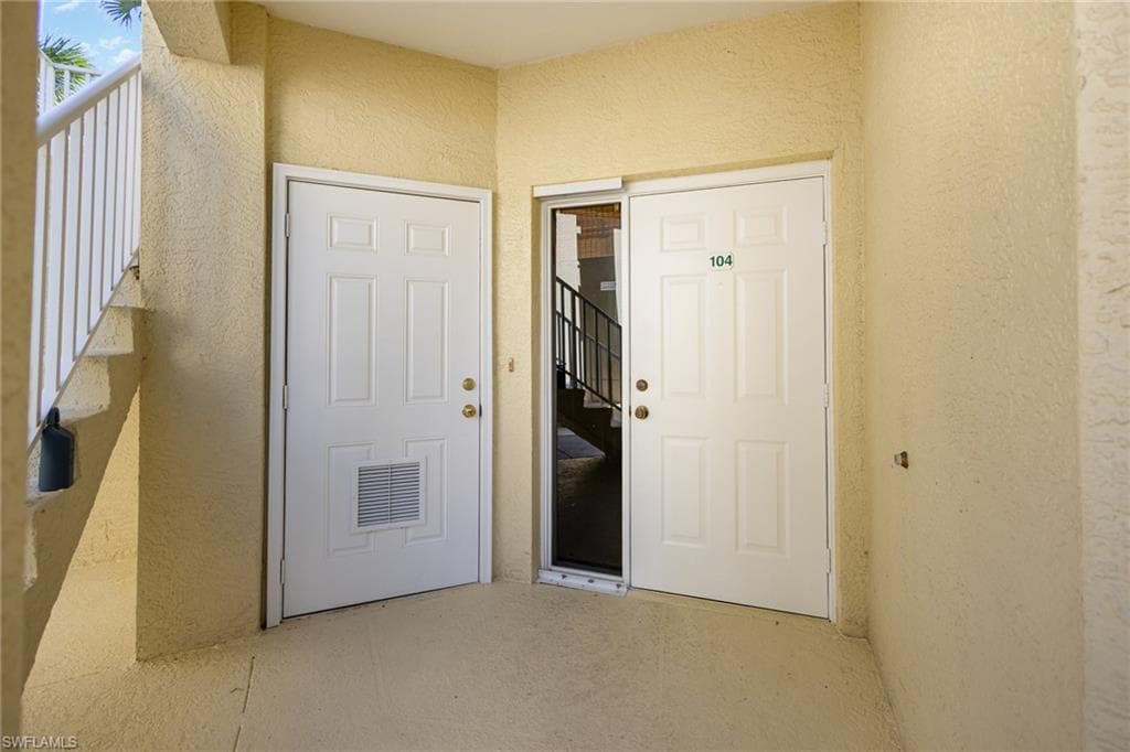 1240 Shady Rest LN # 104, NAPLES FL 34103-28